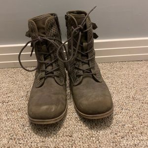 Brown roxy heeled combat boots